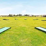 6 Person In Brovst-by Traum *